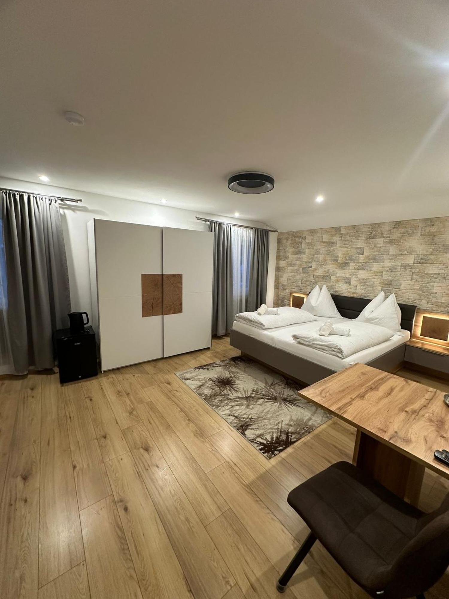 Bed and breakfast Alpina Roppen