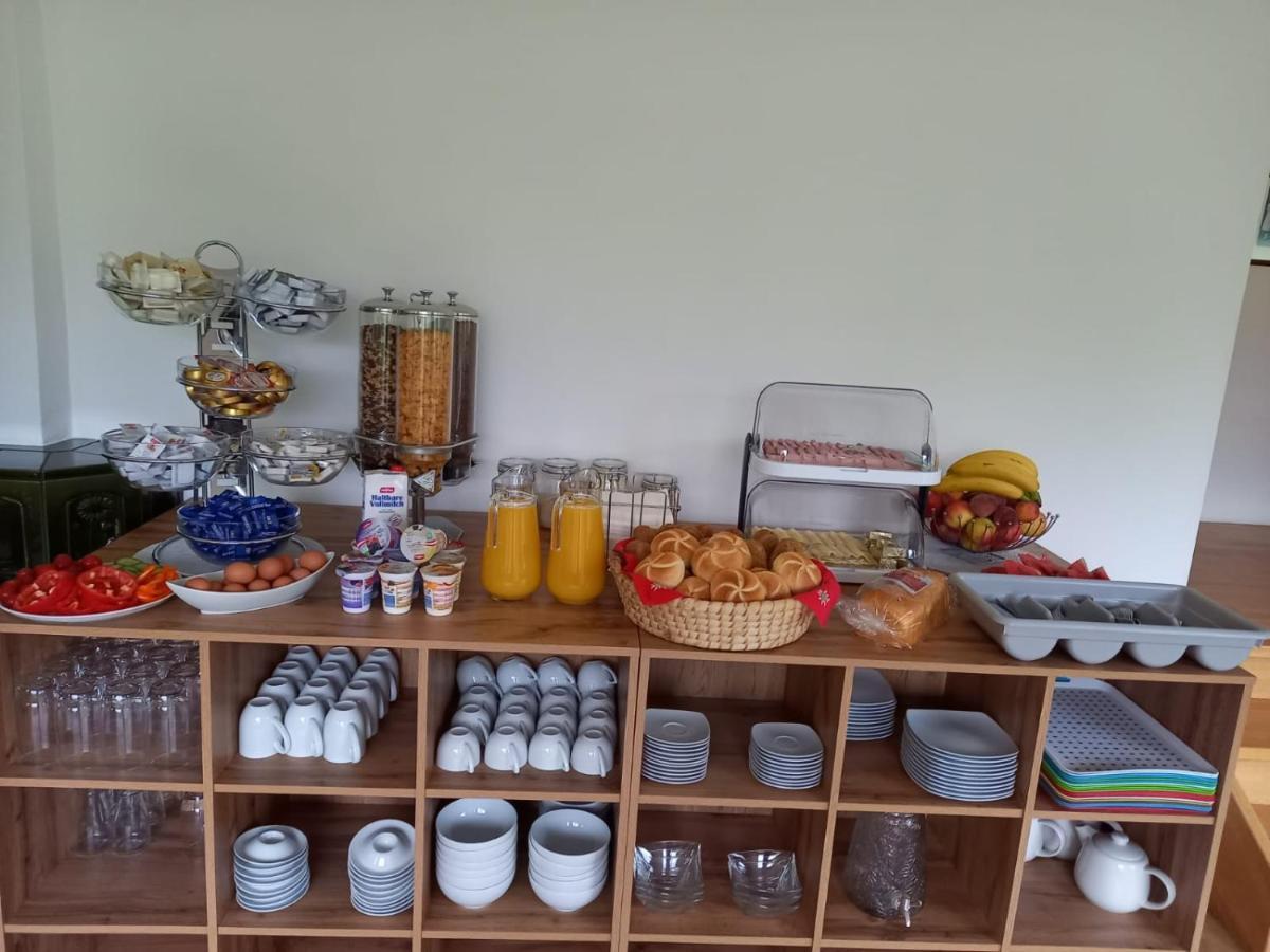 Alpina Bed and breakfast *